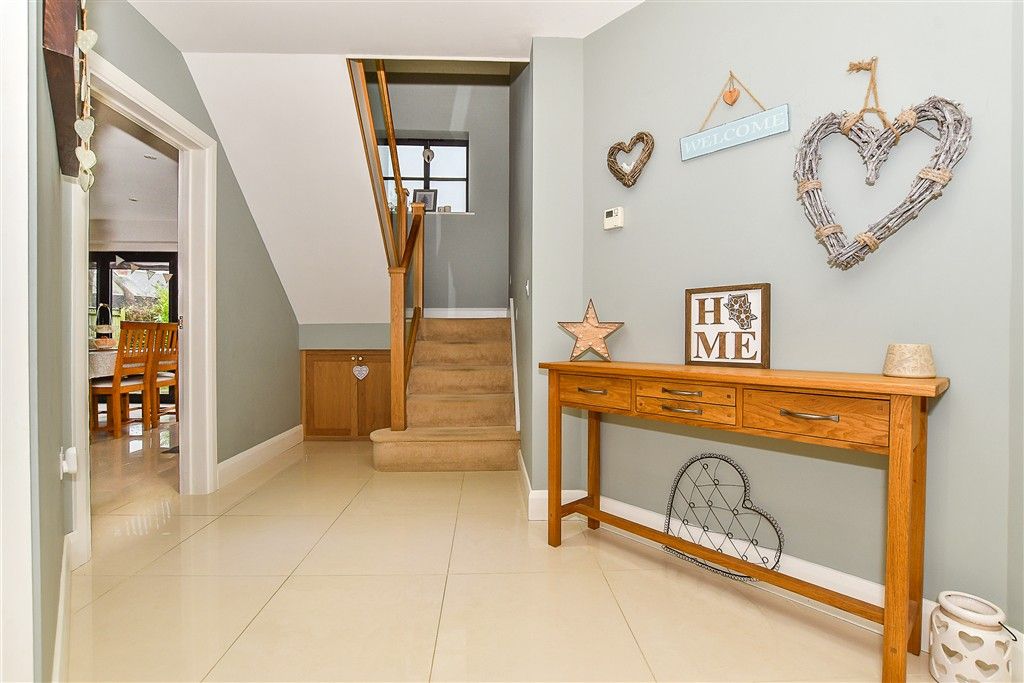 Property photo 2 of 20 Entrance Hall