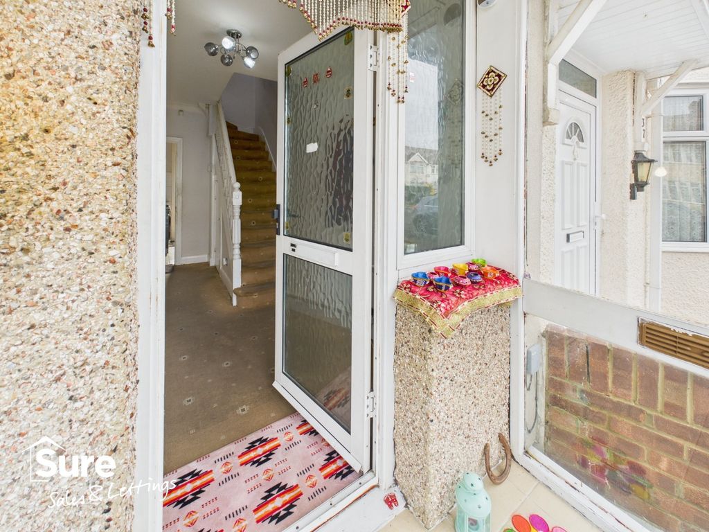 Property photo 2 of 19 4645014