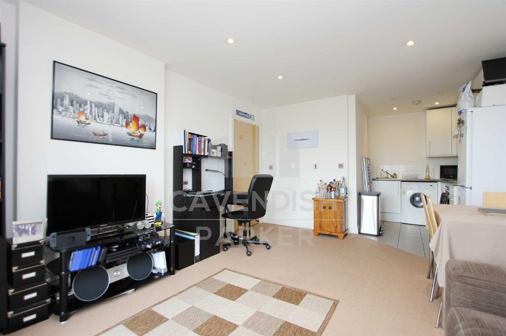 Property photo 3 of 8