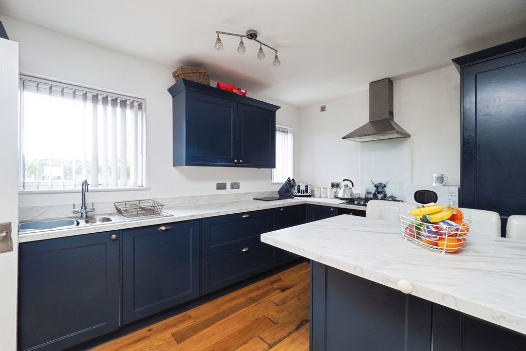 Property photo 2 of 21 Pbox-Img.Jpg