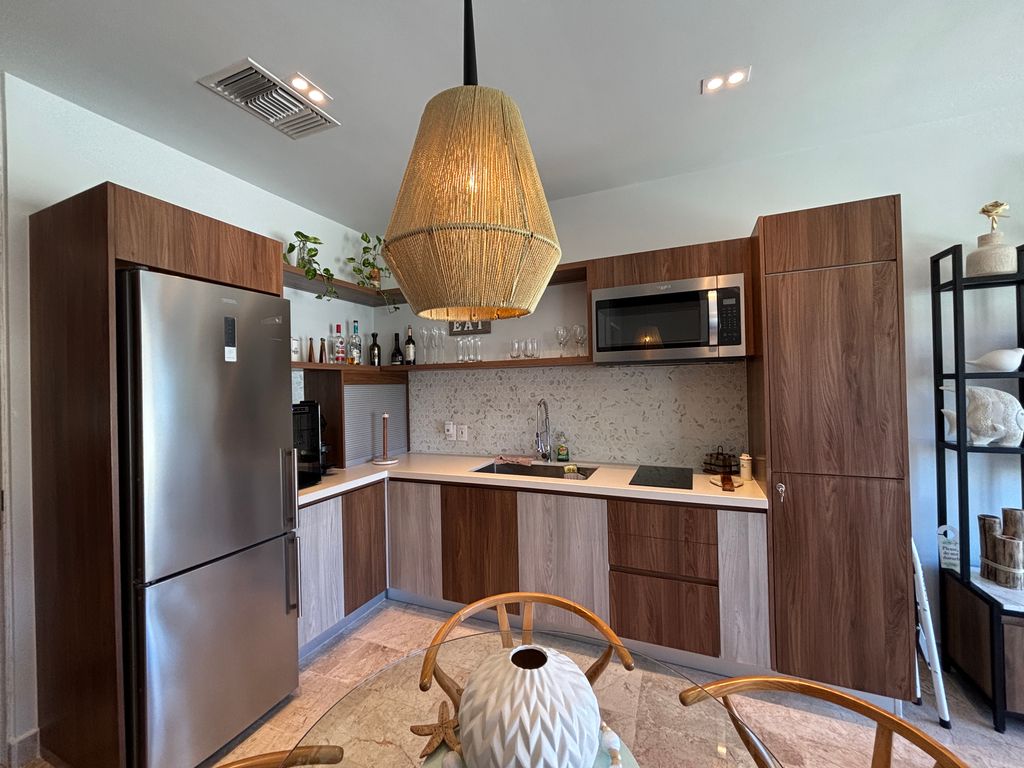 Property photo 2 of 41