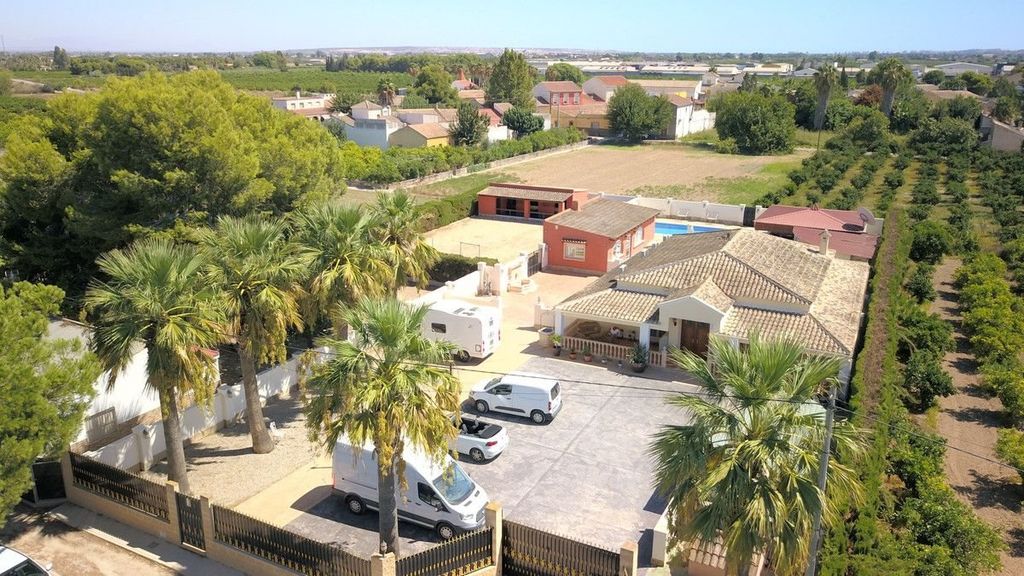 Property photo 1 of 50