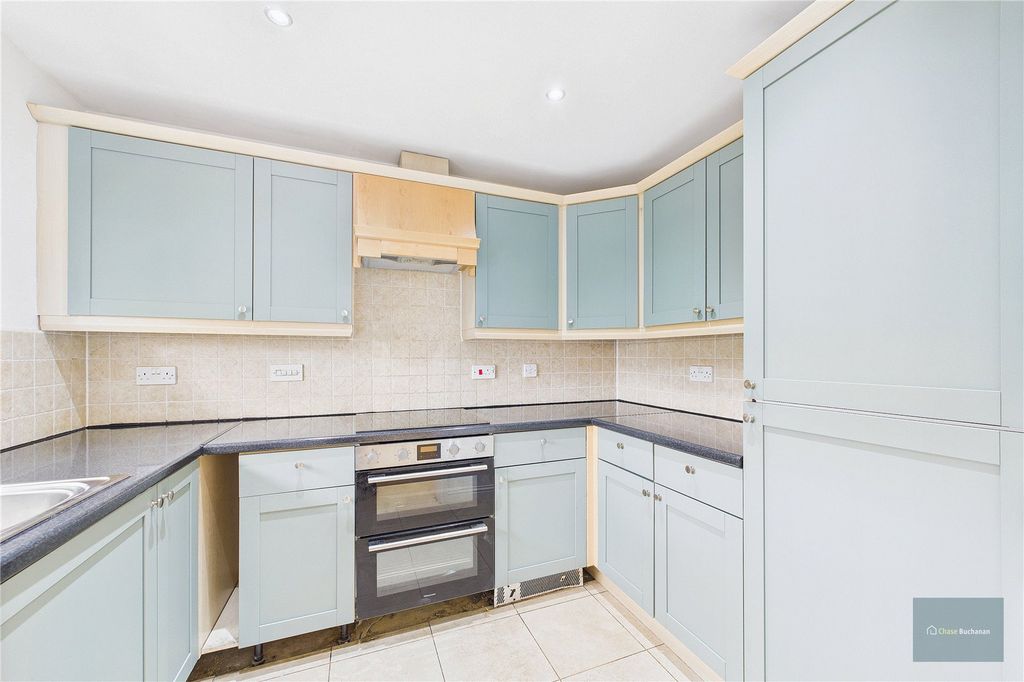 Property photo 3 of 11 Picture No. 17