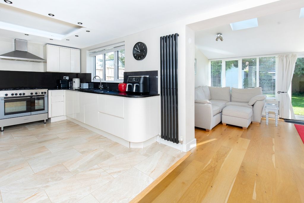 Property photo 3 of 16 3577376