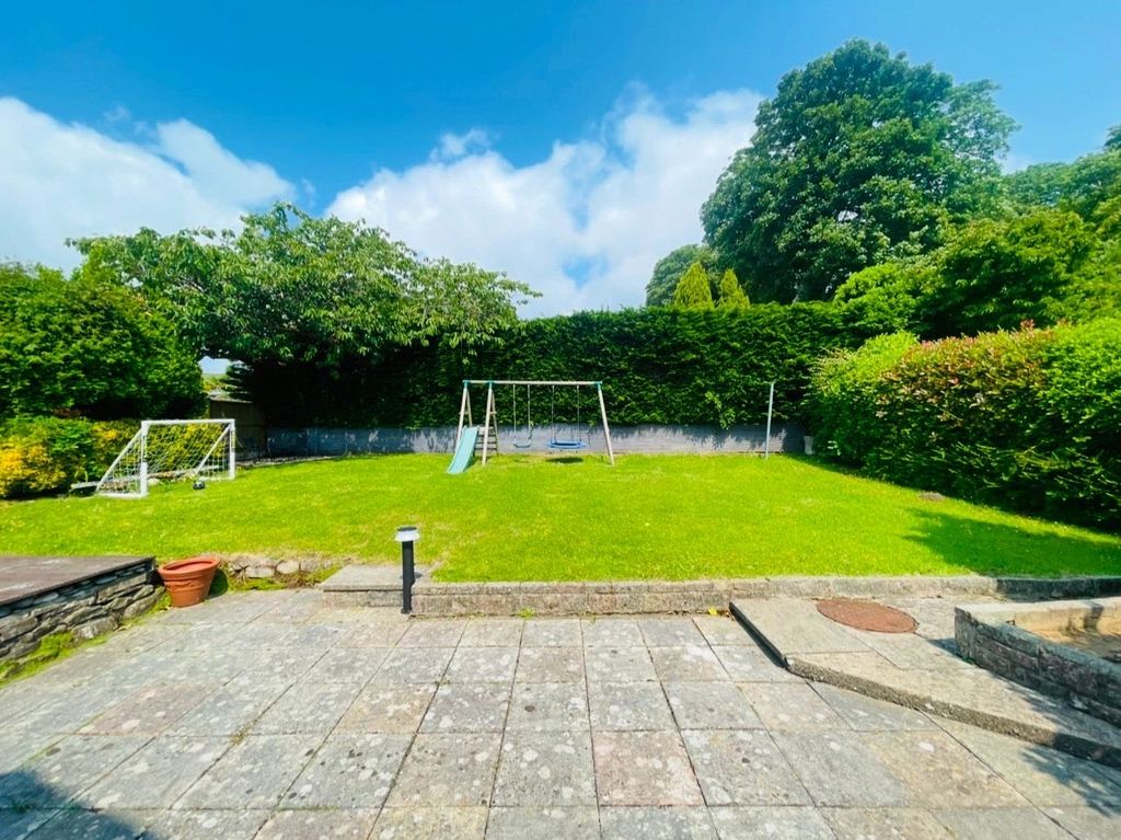 Property photo 2 of 21 Picture No. 23