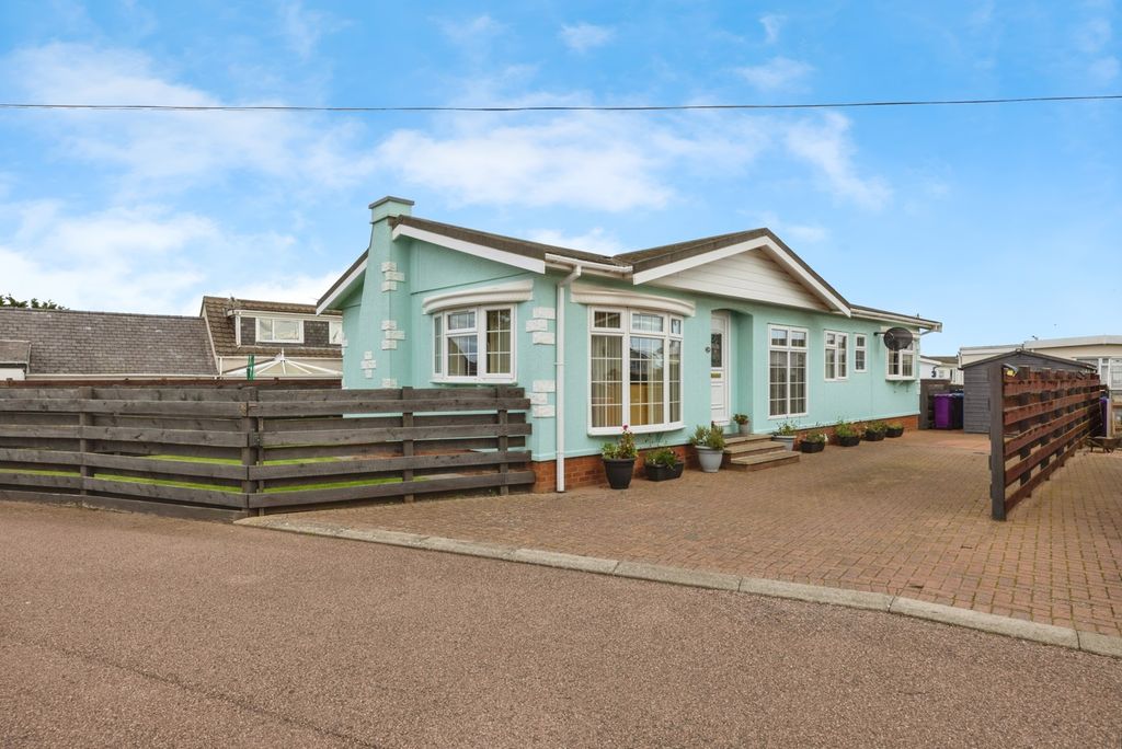 Property photo 1 of 20 External