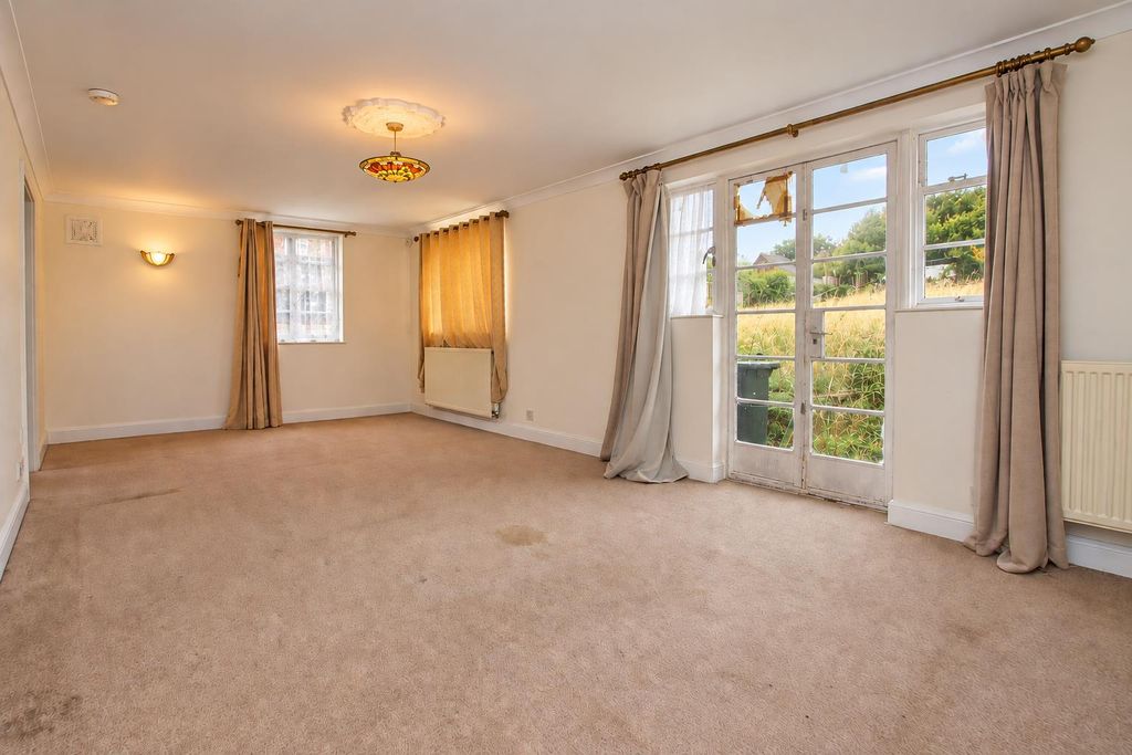 Property photo 3 of 10 A79A8685-B4A9-4A3E-8Bf7-071E0Bcd7958.Png