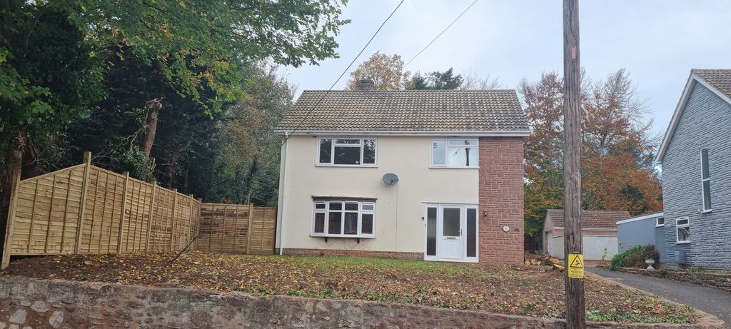 Property photo 2 of 32