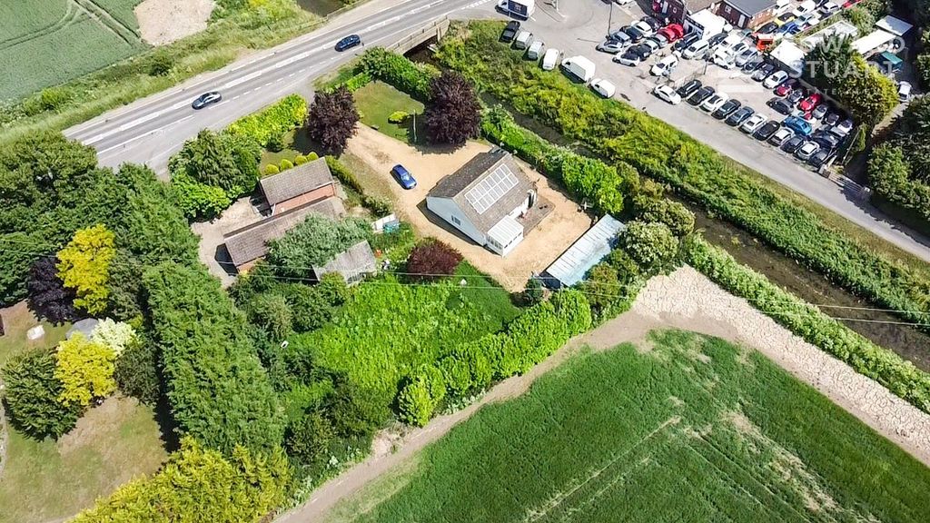 Property photo 3 of 23 Picture No. 19