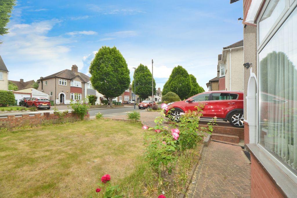 Property photo 3 of 16 Photo