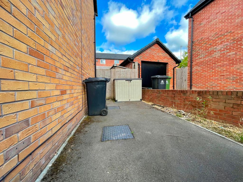 Property photo 3 of 18