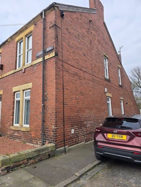 Property photo 2 of 23 8F6c6691-4c8E-49E1-9Cbe-6A13d2d14c5c