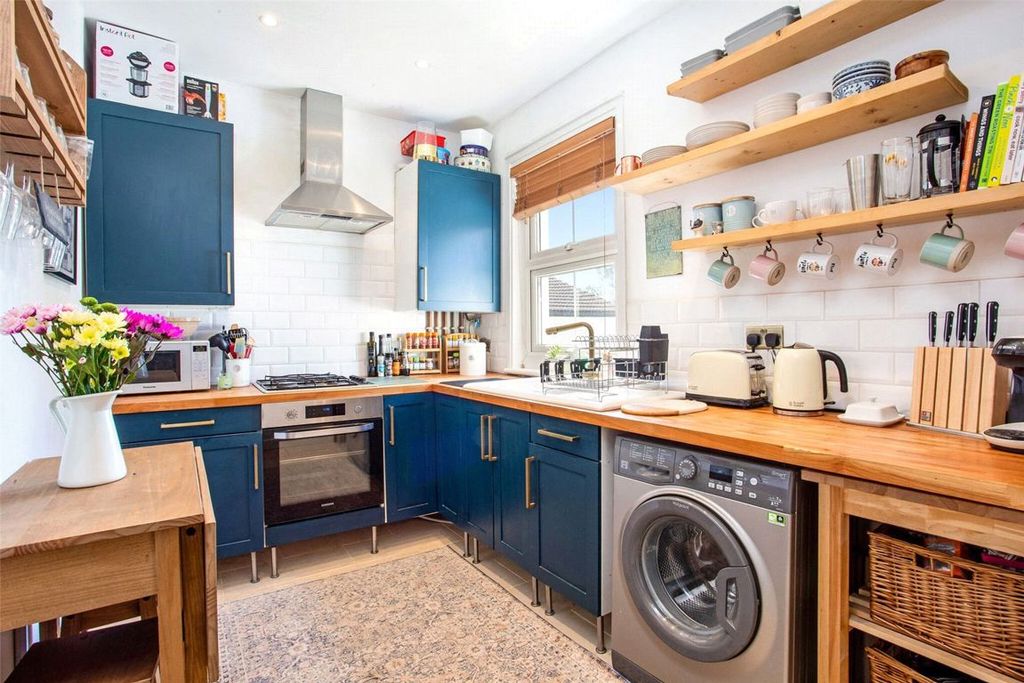 Property photo 2 of 7