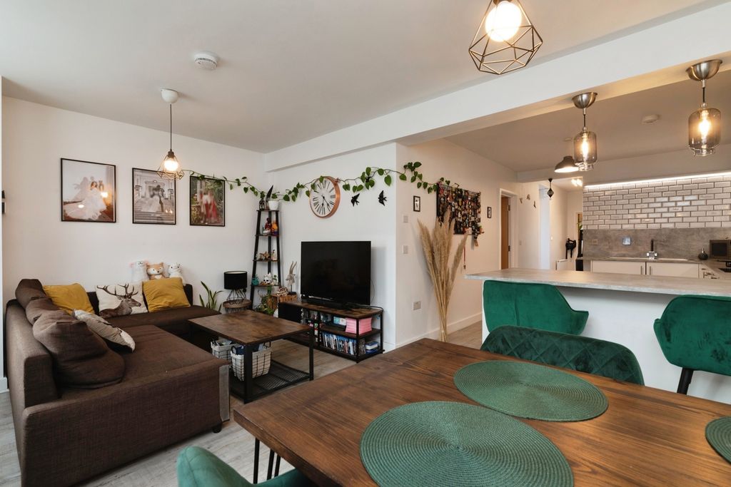 Property photo 1 of 14 Pbox-Img.Jpg