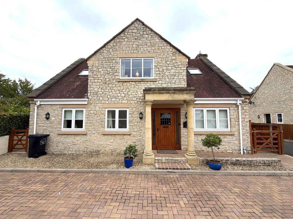 Property photo 1 of 28 Front.Jpg