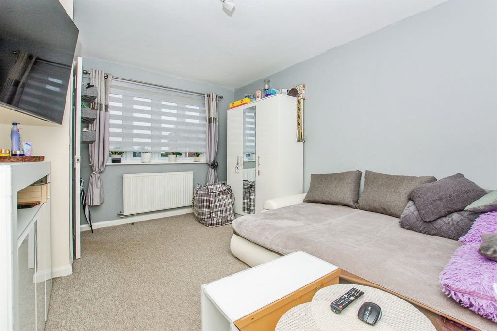 Property photo 3 of 18