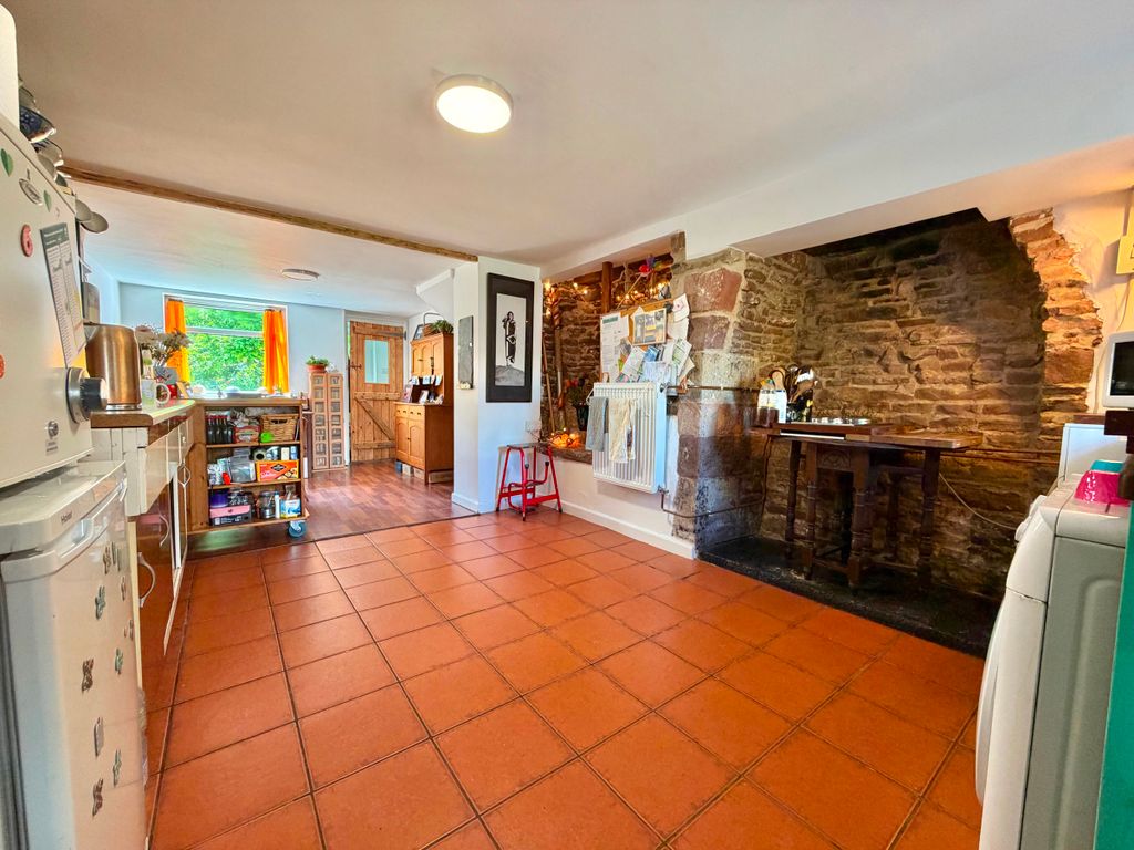 Property photo 3 of 18