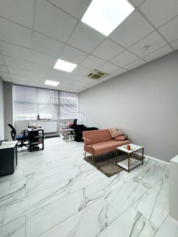 Property photo 2 of 22 4274051
