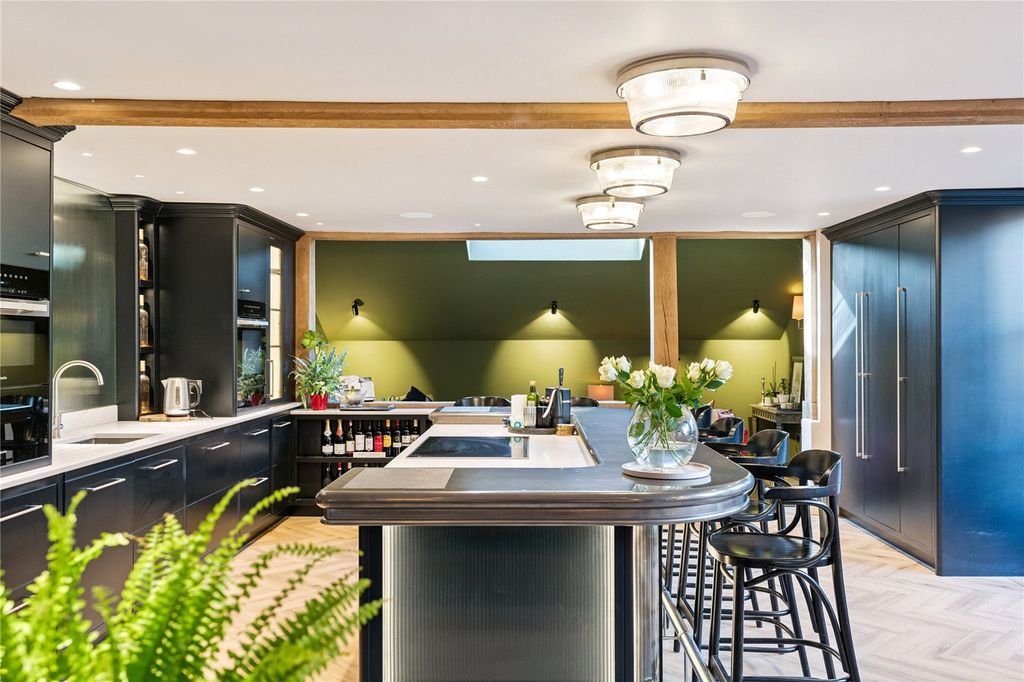 Property photo 3 of 21 Kitchen/Dining Room