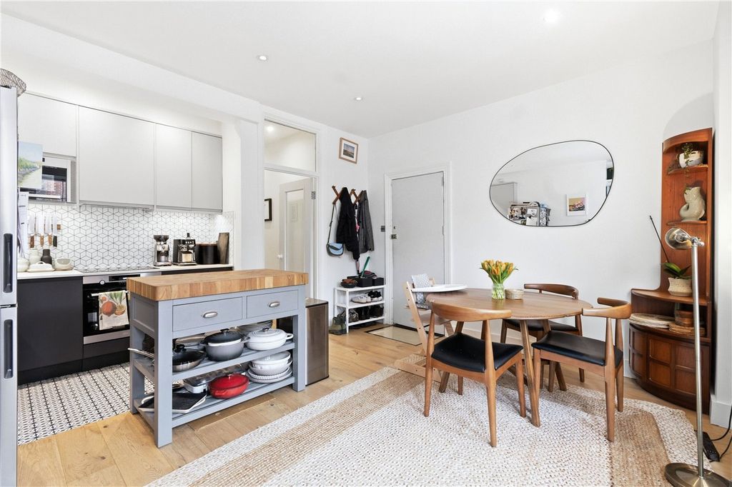 Property photo 3 of 16 Kitchen/Diner