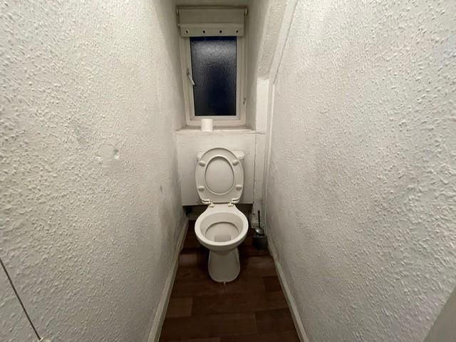 Property photo 3 of 4 Room 2