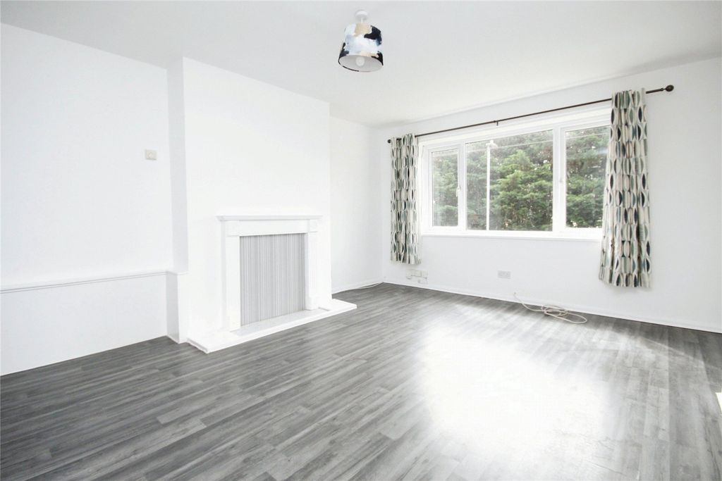 Property photo 2 of 10 Picture No. 17