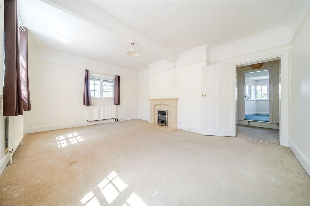 Additional image 11 of 2 bed flat for saleHaslemere, Surrey GU27