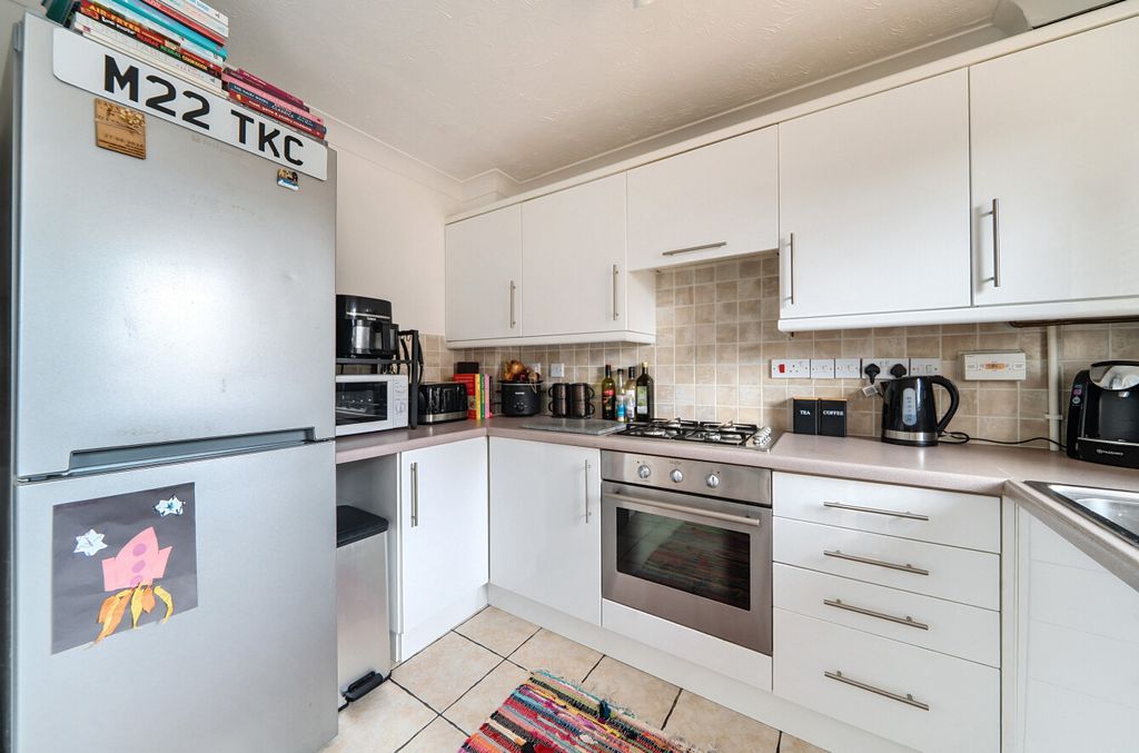 Property photo 3 of 16 1339659-15-689Cb7...