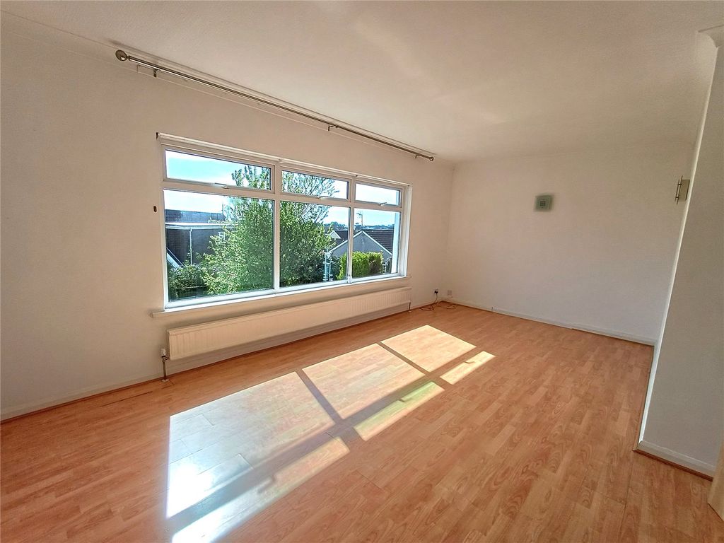 Property photo 3 of 14 Picture No. 12