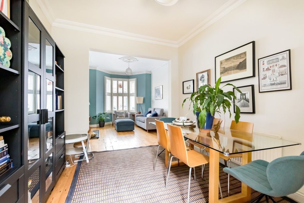 Property photo 2 of 14 Sitting/Dining Room