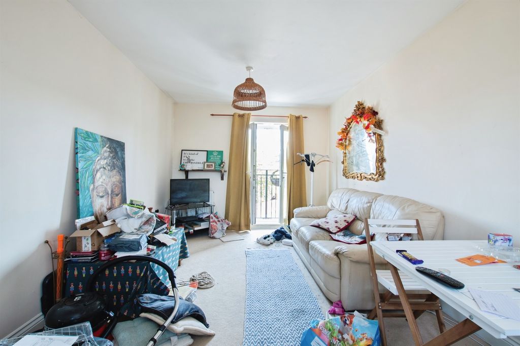 Property photo 3 of 7
