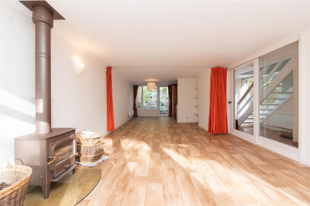 Property photo 2 of 30 12-Avon-Dale-Bs9-1Tb-09.Jpg