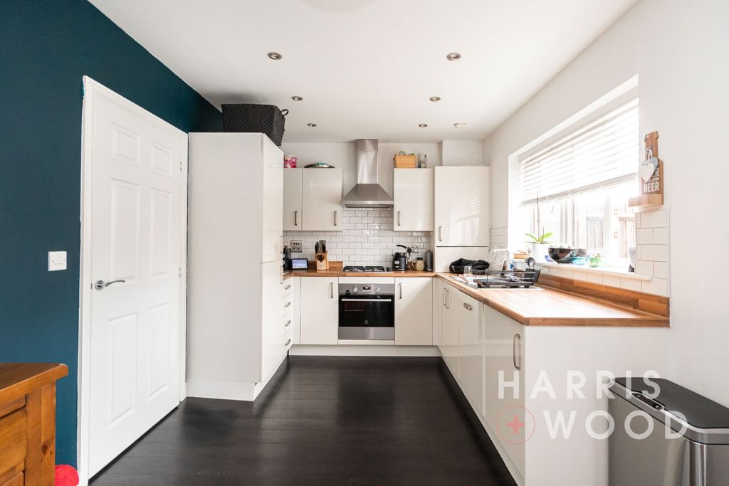 Property photo 2 of 19 4494231