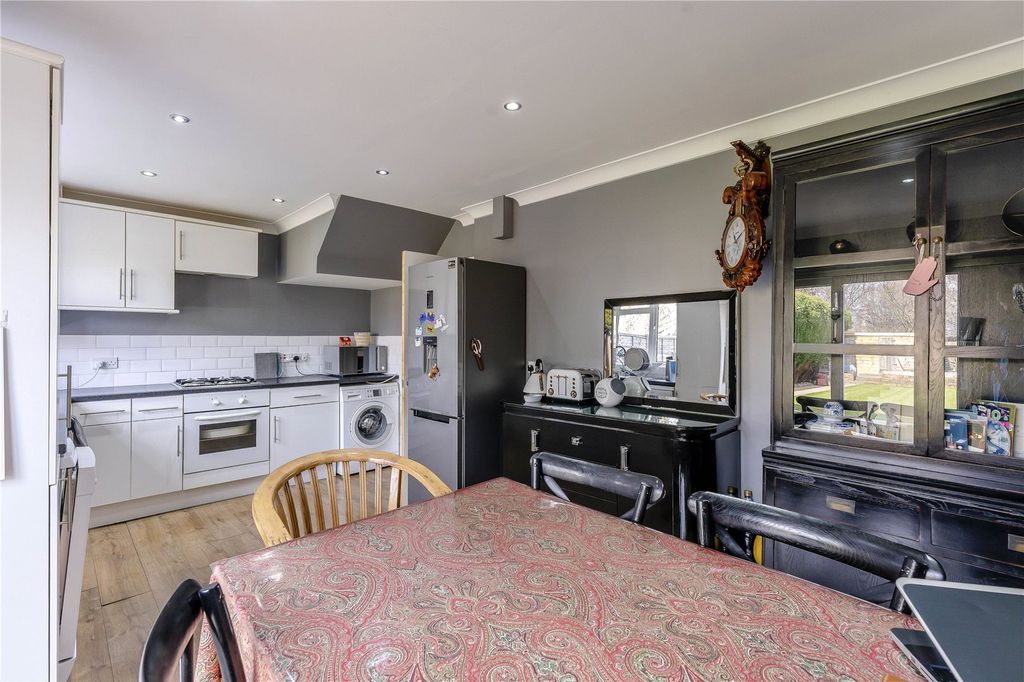 Property photo 2 of 10 Picture No. 06