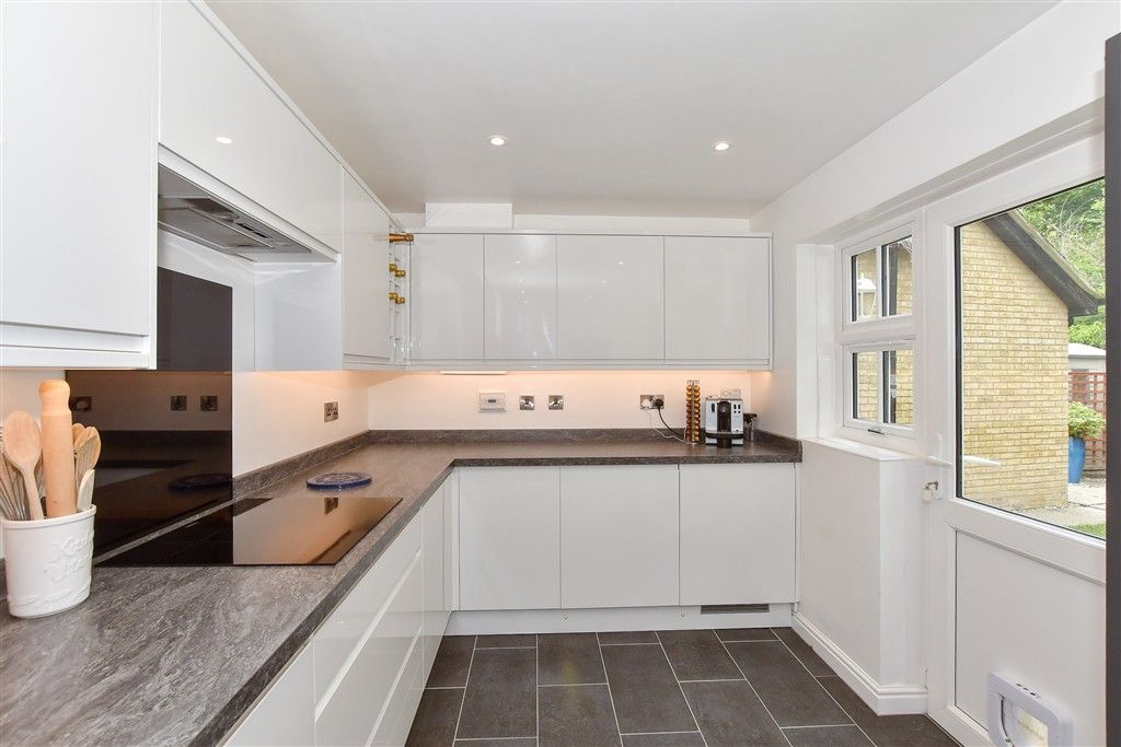 Property photo 1 of 15 Kitchen