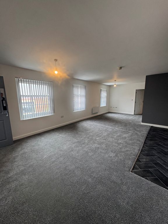 Property photo 2 of 7 1