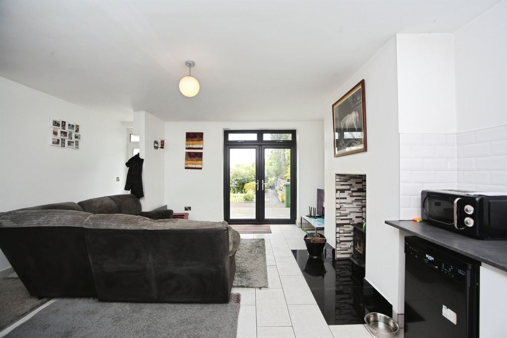 Property photo 2 of 22