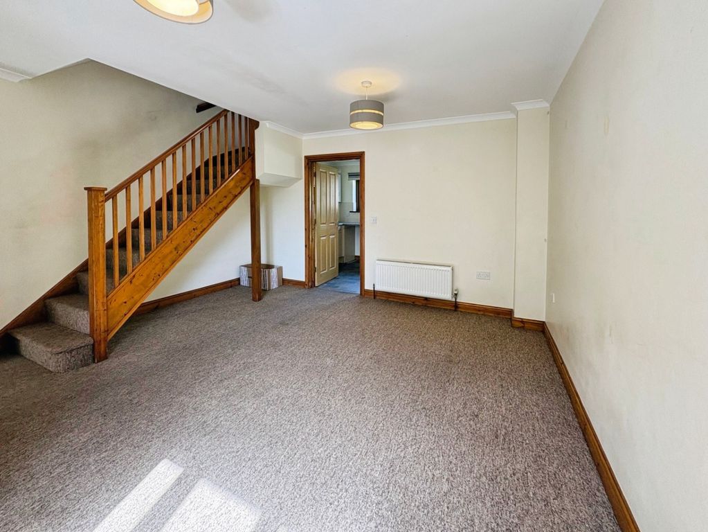 Property photo 2 of 19 4962984