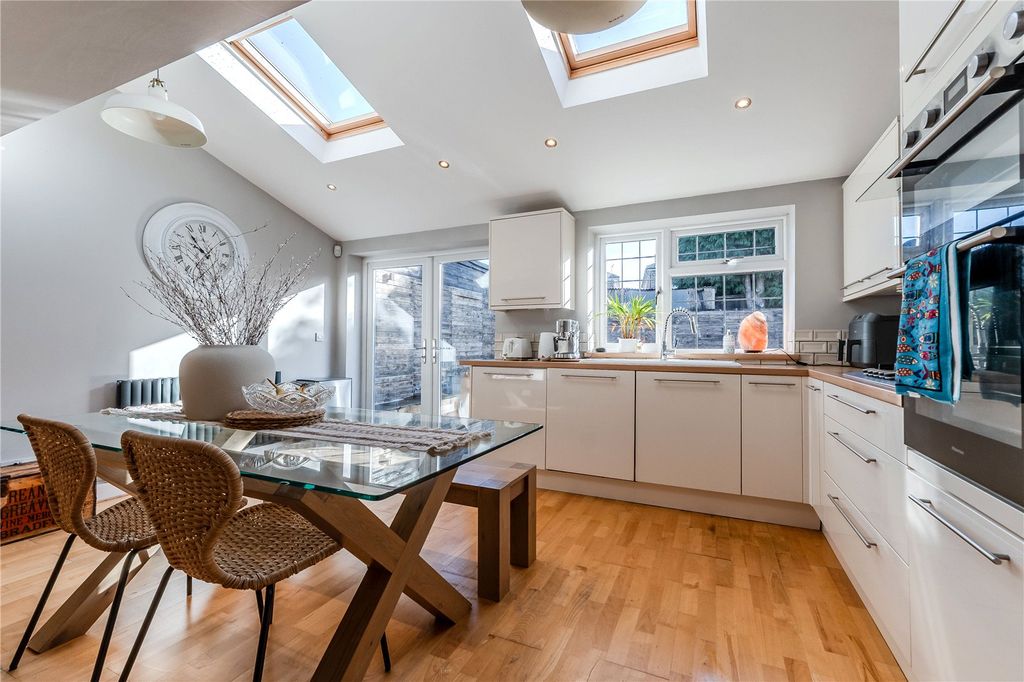 Property photo 3 of 19 Picture No. 04