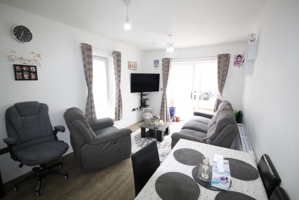 Property photo 3 of 10 Gallery