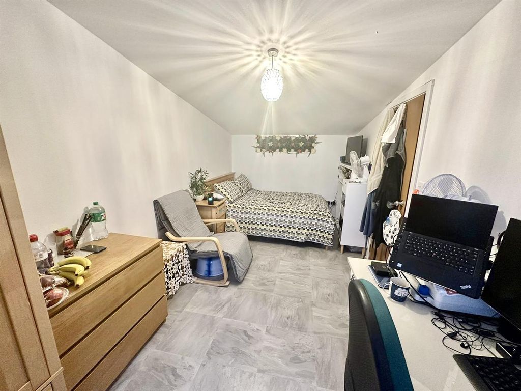 Property photo 2 of 11 51341Dfa-F5Ca-40d7-B940-7d910F9A90B2.Jpg