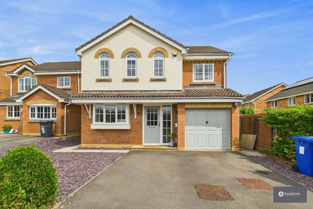 Property photo 1 of 32