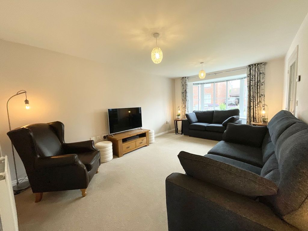Property photo 3 of 28