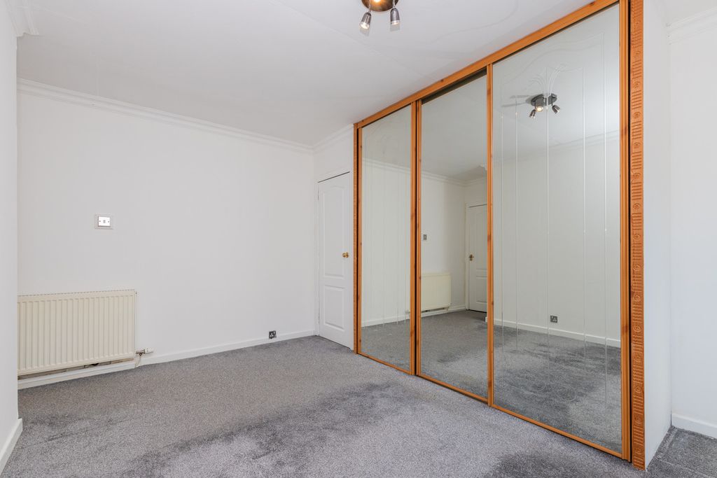 Property photo 3 of 31