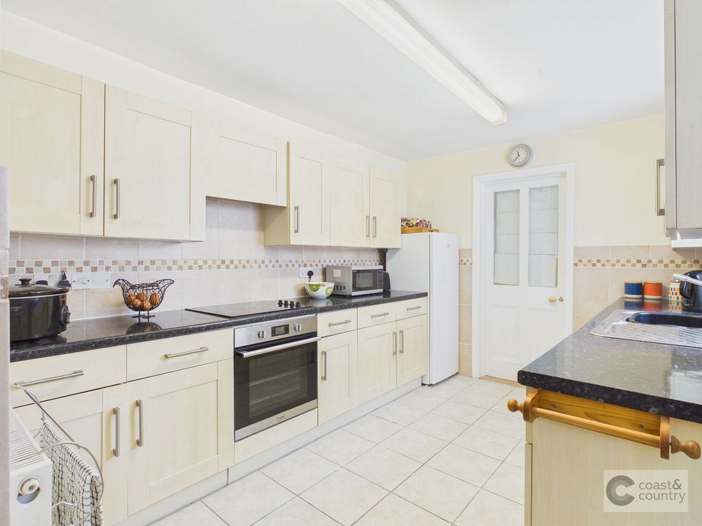 Property photo 3 of 21