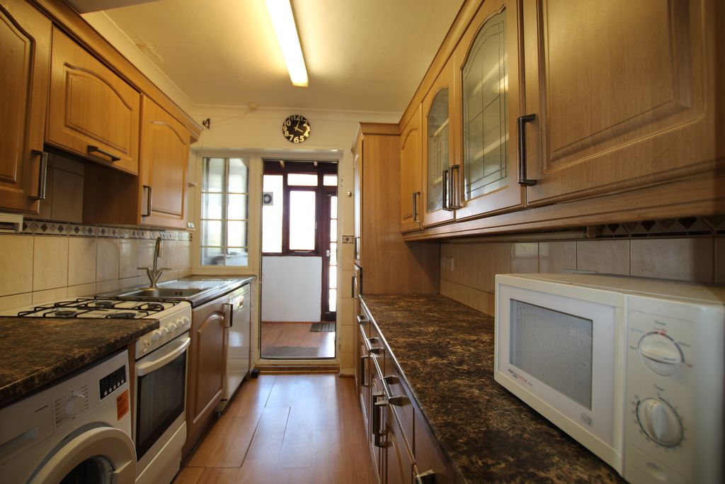 Property photo 2 of 14 6