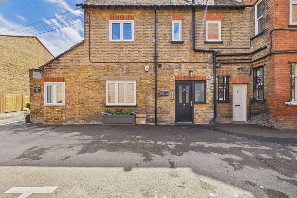 Property photo 1 of 9 Picture No. 08