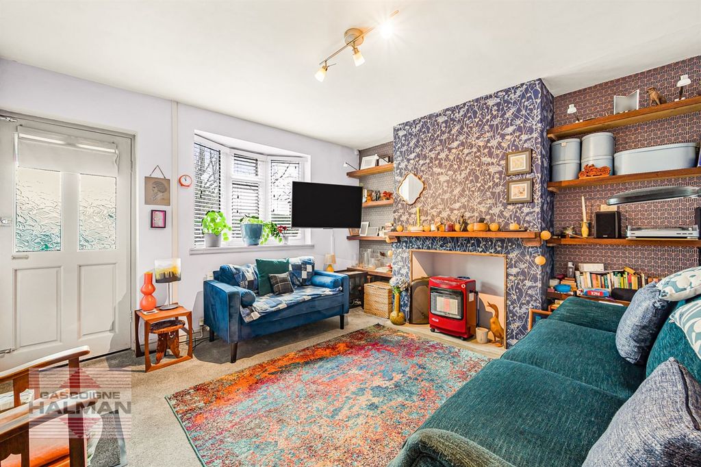 Property photo 2 of 16 Living Room