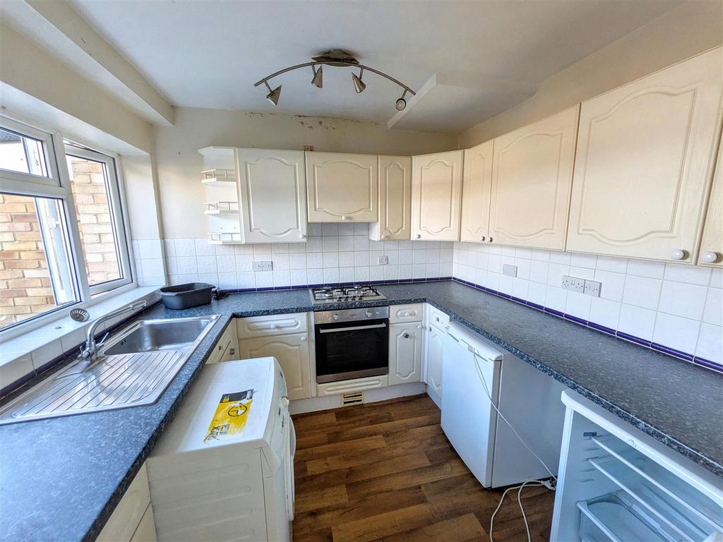 Property photo 2 of 15 Kitchen