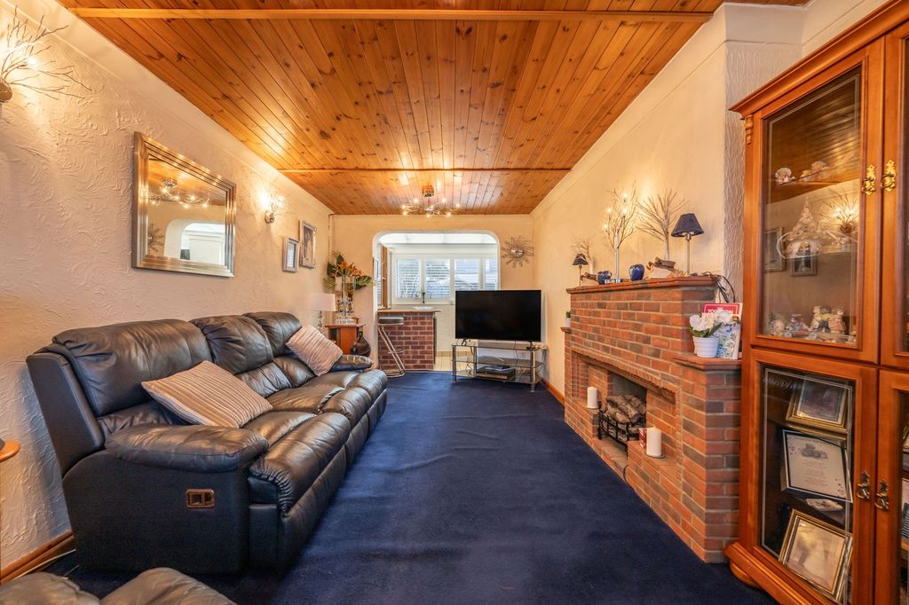 Property photo 3 of 21